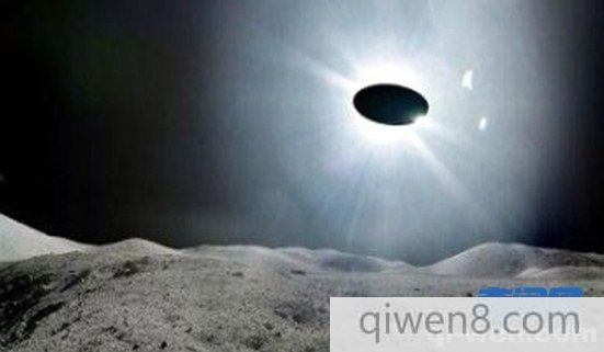 是巧合嗎?超級月亮前竟又出現UFO