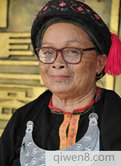 黎族婦女秀面文身 三千年滄桑今瀕臨消亡