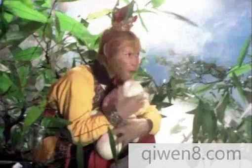 最精辟的對子,上聯:“八戒洗澡,豬下水”