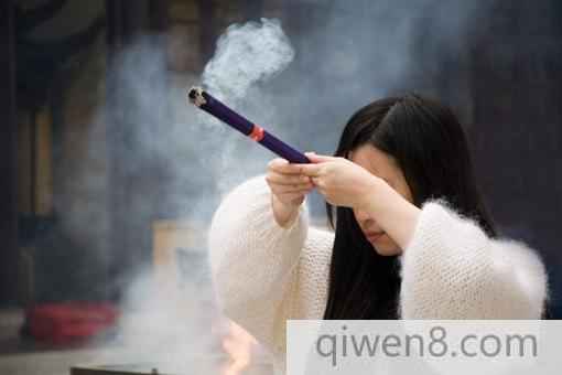 如何正確的禮佛和燒香拜佛?