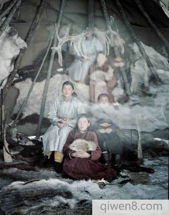 馴鹿背上的蒙古游牧人：一年中遷徙數次