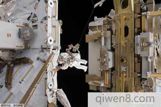 資料圖：據美國宇航局(NASA)網站消息，國際空間站的2位宇航員于3月24日進行了6小時34分鐘的太空行走。