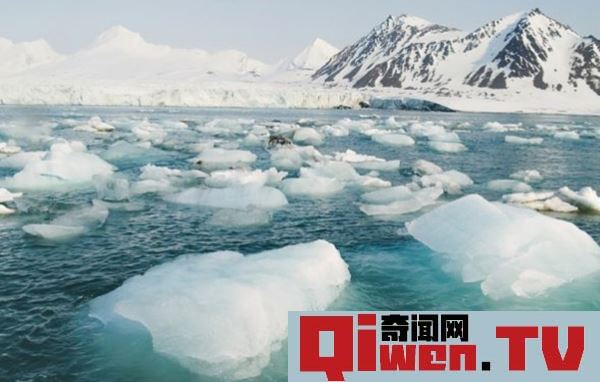 水和冰的重量一樣的嗎 冰為何會浮在水面上
