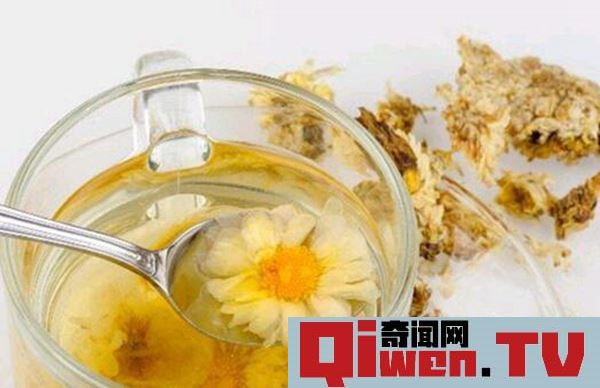 菊花泡水后變綠能喝嗎 正常現象 一般不會影響身體