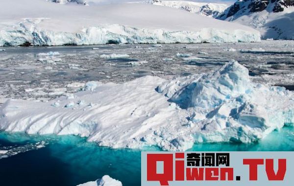 水和冰的重量一樣的嗎 冰為何會浮在水面上