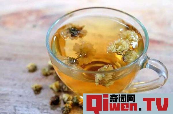 菊花泡水后變綠能喝嗎 正常現象 一般不會影響身體