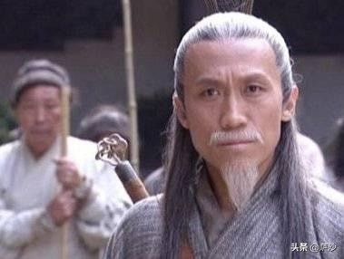 金庸小說中有哪些以為是王者,結果是青銅的人物?有十二個大弱雞