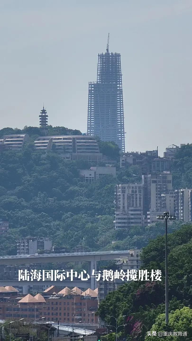 中國西部第一高樓：重慶陸海國際，今年6月封頂