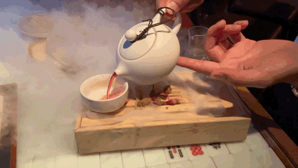 在上海的天花板酒吧“闖關”，喝到第五杯我悟了