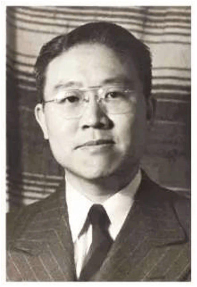 袁世凱死后,子孫過得如何?孫子成物理學家,孫女八旬仍開西餐廳