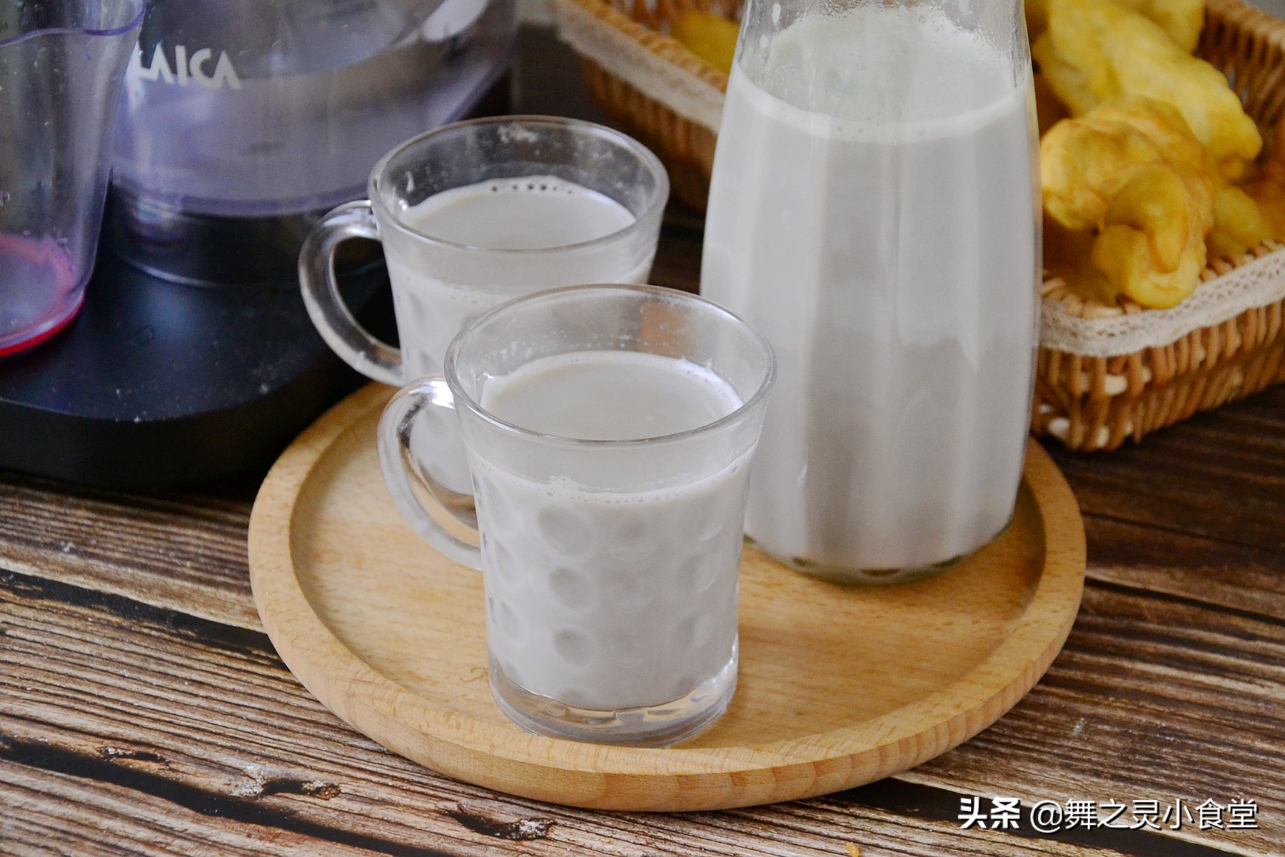 豆漿里面加這幾樣食材，暖胃好喝腸道舒服，比牛奶還營養