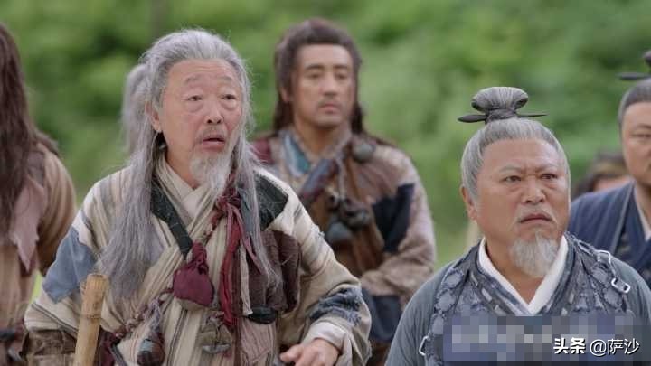 金庸小說中有哪些以為是王者,結果是青銅的人物?有十二個大弱雞