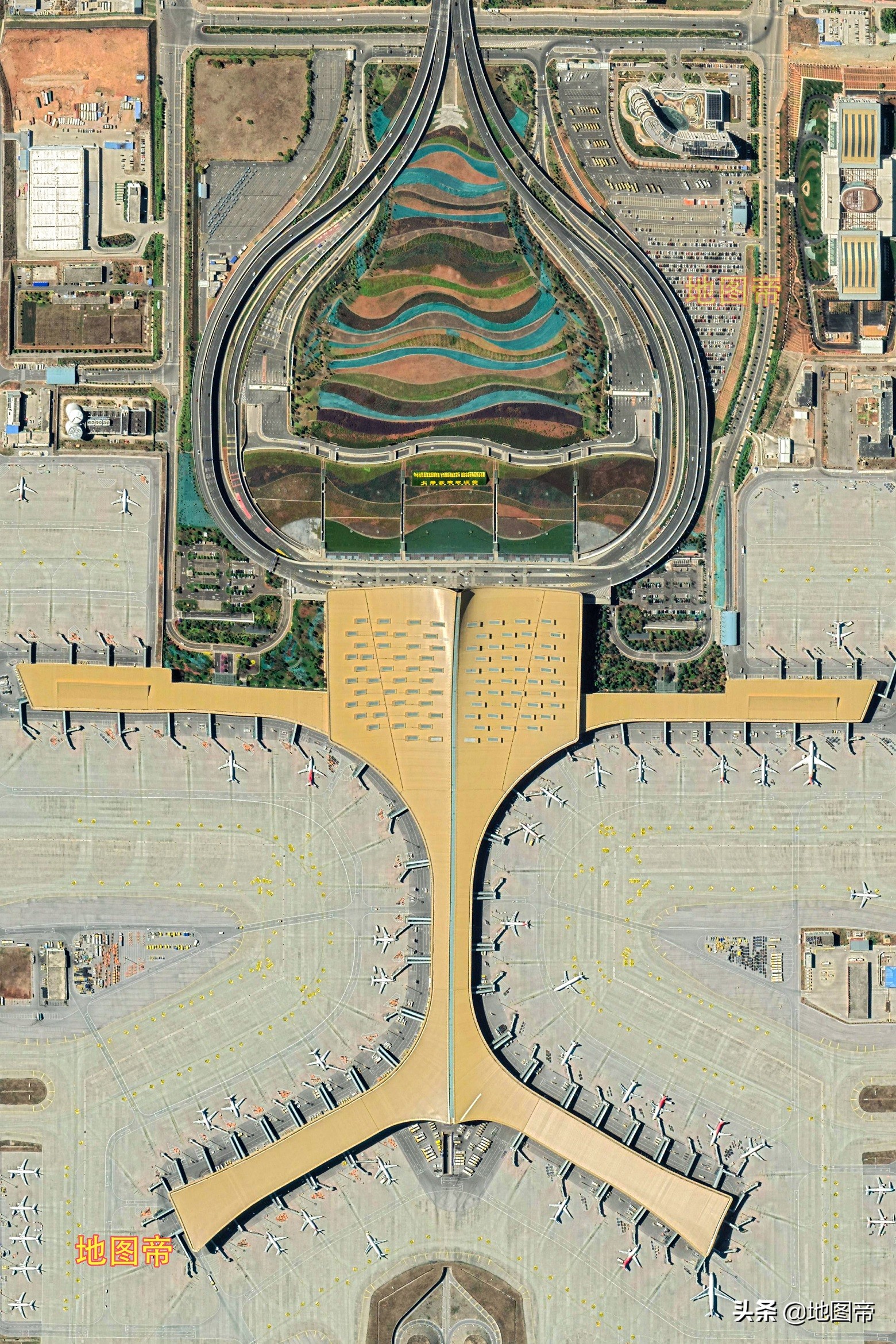 航拍昆明長水國際機場，我國第四個國家大型門戶樞紐機場