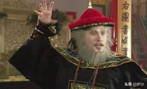 金庸小說中有哪些以為是王者,結果是青銅的人物?有十二個大弱雞