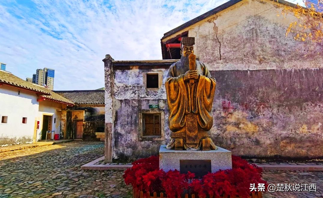 深圳這一古堡式客家圍龍屋，背后是一個家族的遷徙安家史