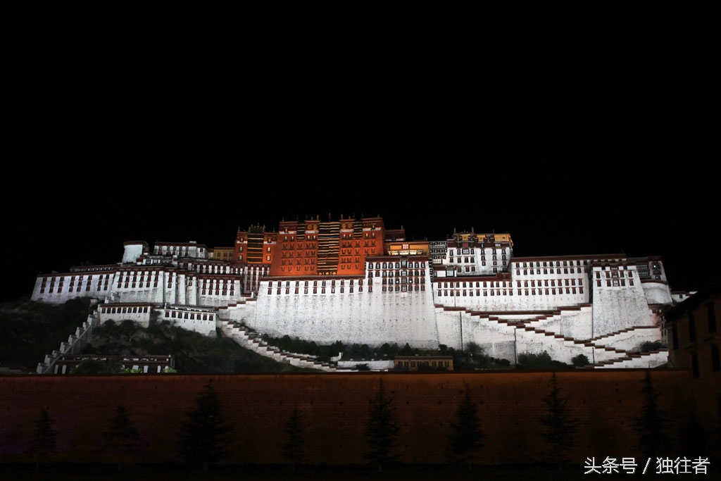 西藏最龐大最完整的古代宮堡建筑群布達拉宮