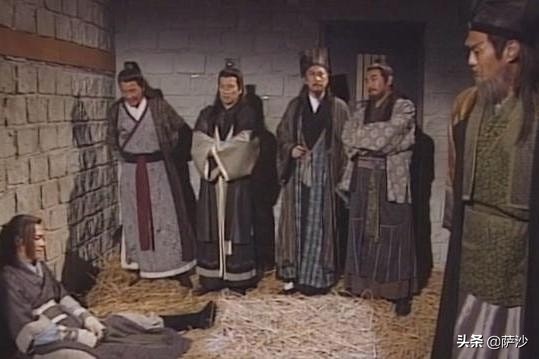 金庸小說中有哪些以為是王者,結果是青銅的人物?有十二個大弱雞