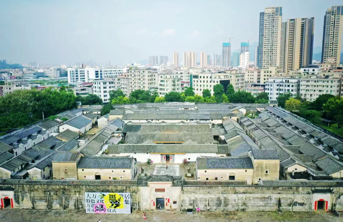 深圳這一古堡式客家圍龍屋，背后是一個家族的遷徙安家史