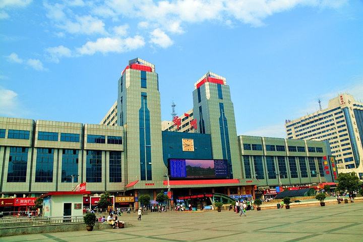 中央為壯大鄭州鐵路局，在河南設8大超級高鐵站，不包括豫南5市