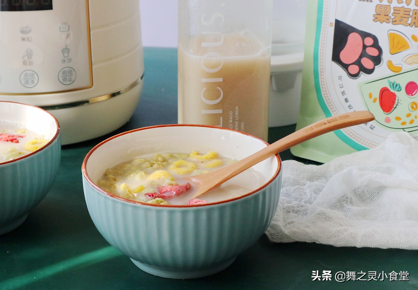 豆漿里面加這幾樣食材，暖胃好喝腸道舒服，比牛奶還營養
