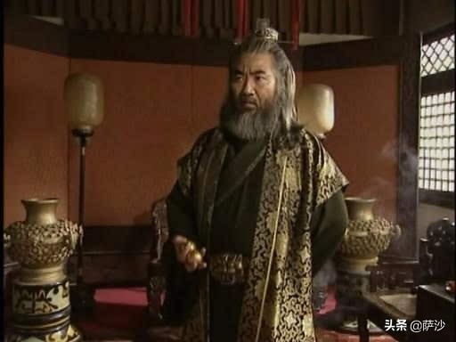 金庸小說中有哪些以為是王者,結果是青銅的人物?有十二個大弱雞