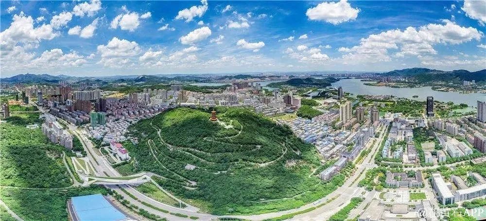 廣州塔“倒下了”？耗資1600萬的百米天橋引爭議，回應：叫“時空隧道”，沒抄襲