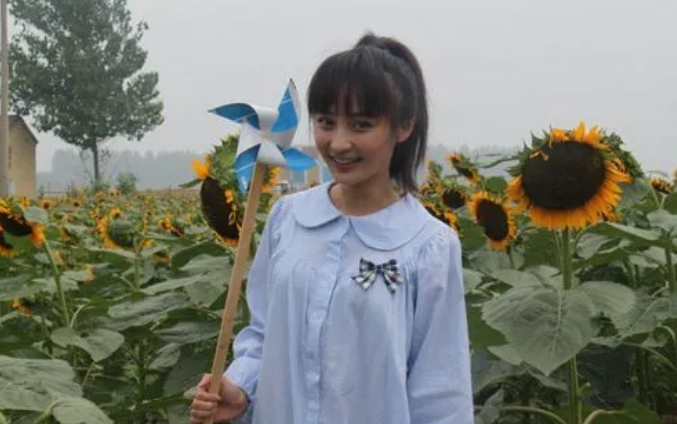 32歲出軌文章，37歲嫁給富豪丈夫，生活中的姚笛是個怎樣的人？