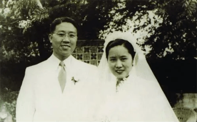 袁世凱死后,子孫過得如何?孫子成物理學家,孫女八旬仍開西餐廳