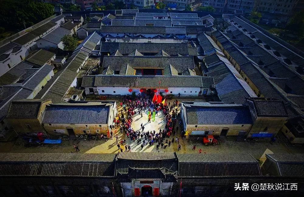 深圳這一古堡式客家圍龍屋，背后是一個家族的遷徙安家史