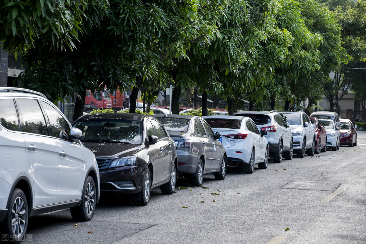 汽車半個月不開會出現哪些問題？注意這3個部件，及時檢查車輛