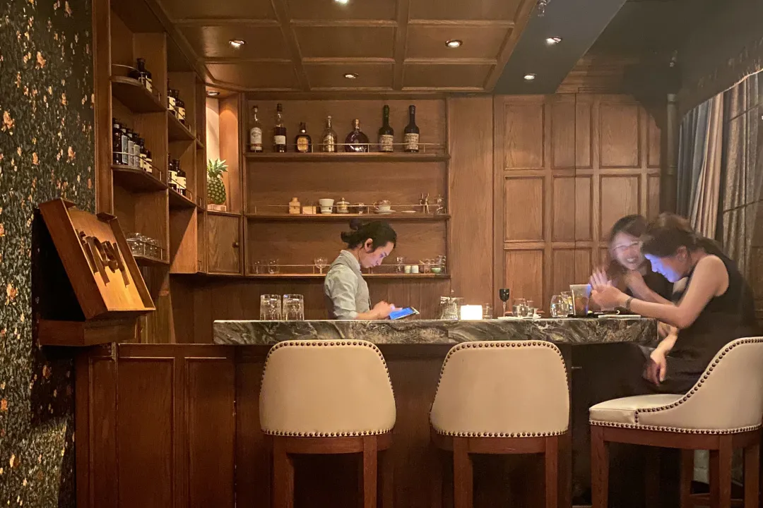 在上海的天花板酒吧“闖關”，喝到第五杯我悟了