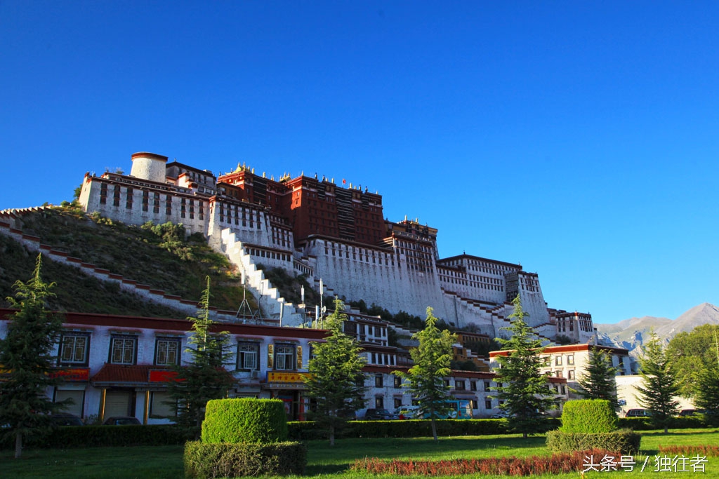 西藏最龐大最完整的古代宮堡建筑群布達拉宮