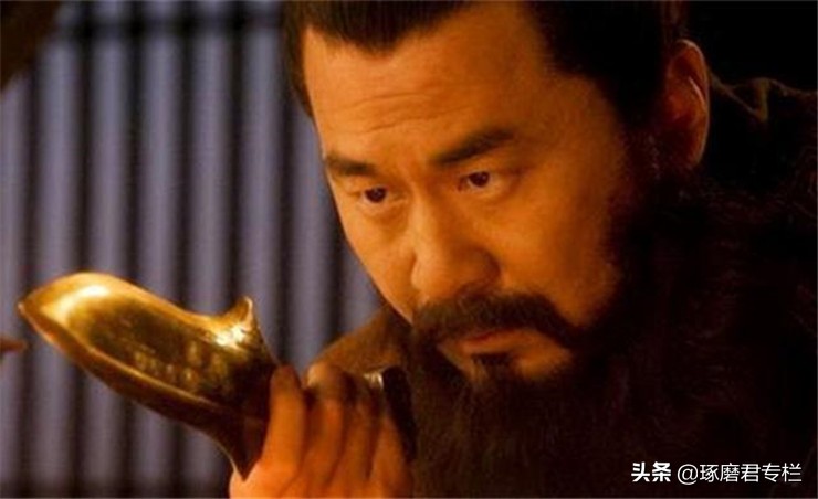 這2種人喜歡“扮豬吃老虎”,心機很重,我們要多留心