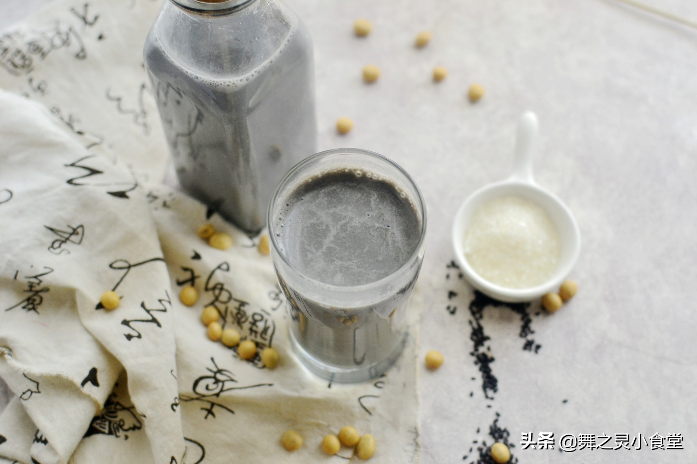 豆漿里面加這幾樣食材，暖胃好喝腸道舒服，比牛奶還營養
