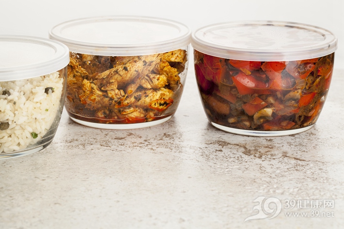 熱飯菜能直接放冰箱嗎？多數人都做錯了