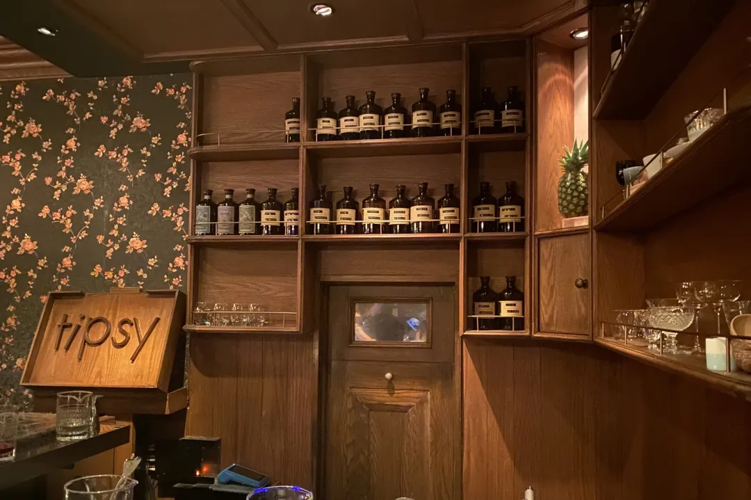 在上海的天花板酒吧“闖關”，喝到第五杯我悟了