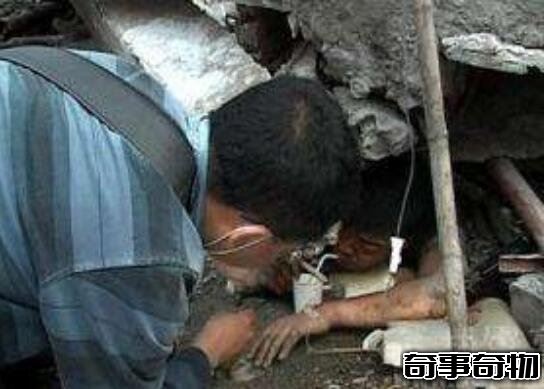 汶川地震半張臉 廢墟中詭異藍色半張臉震驚眾人