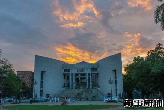 中國十個最邪門的地方 深圳大學八卦鎮壓亂葬崗冤魂
