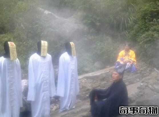 揭秘詭異的湘西三邪 湘西趕尸 湘西蠱毒 落花洞女