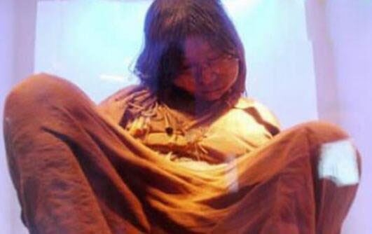 懷孕古尸產活女嬰真相 雪埋600年女尸產7斤女嬰