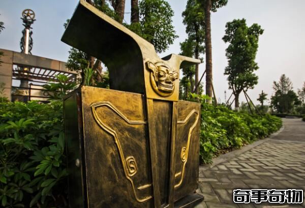 三星堆文化與夏朝的關系 前者受后者影響（中原傳到成都平原）