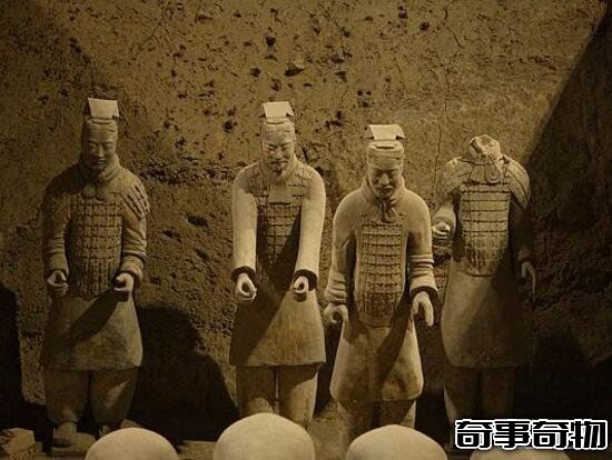 世界第八大奇跡秦陵兵馬俑 兵馬俑是真人做的嗎 陶俑制作