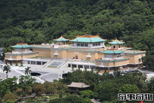 臺北故宮十大鎮館之寶 翠玉白菜上榜件件獨具匠心
