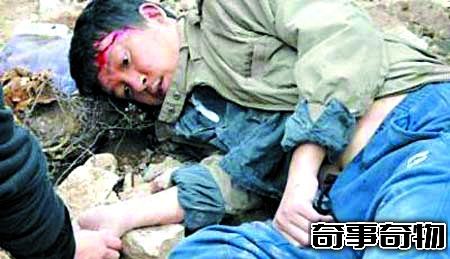 考古學家發現50萬年前被動物咬死的人類的骨頭