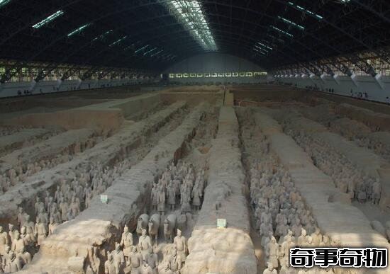 世界第八大奇跡秦陵兵馬俑 兵馬俑是真人做的嗎 陶俑制作